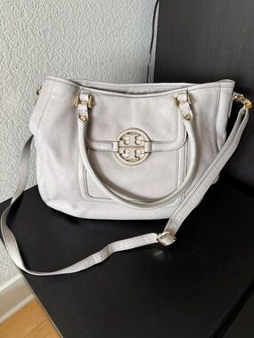 Tory Burch Pebbled Leather Shoulder Bag in Light Gray with Gold Logo